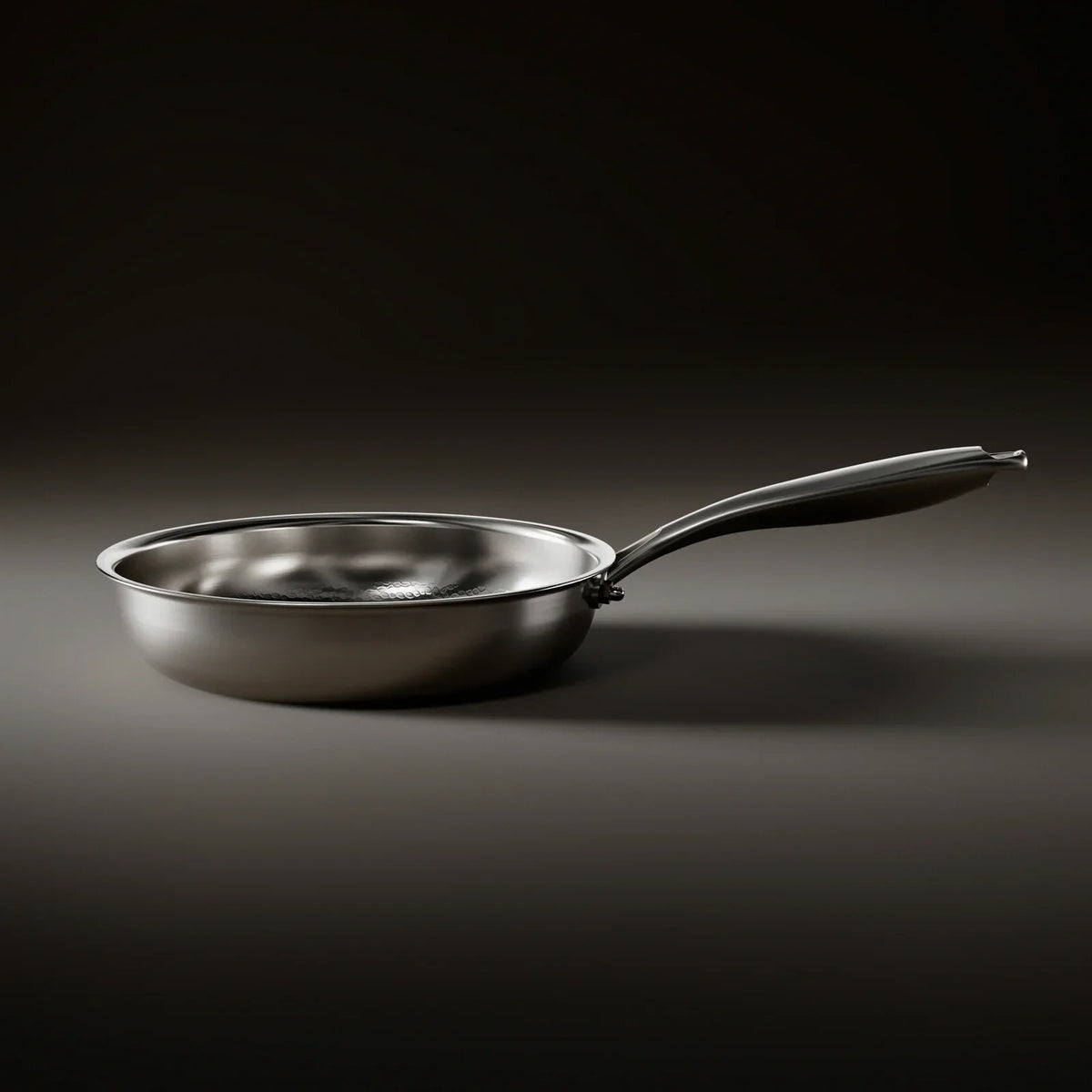 Hammered Titanium Non-Stick Frying Pan – Lightweight, Induction Compatible, Scratch Resistant, Chemical-Free Surface